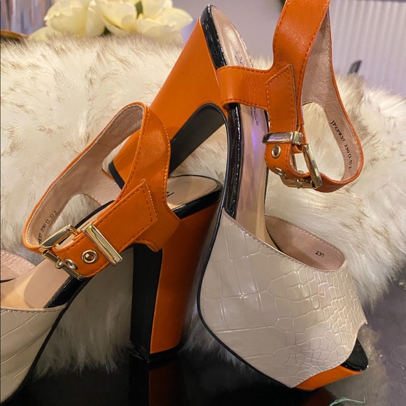 Brand New ✨Leather Sandal High Heels ✨ Brand “ Joy&Peace” ✨Size 6.5 - Picture 3 of 16